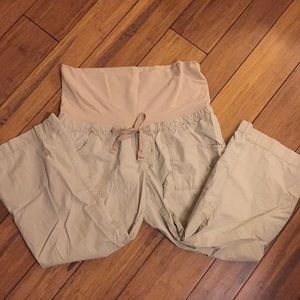 Gap maternity khaki Capri